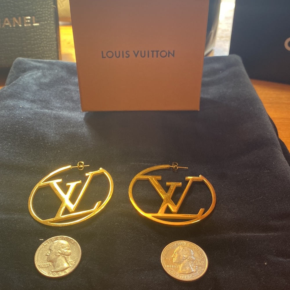 Louis Vuitton stud 14k gold stud earrings - Picture 2 of 3